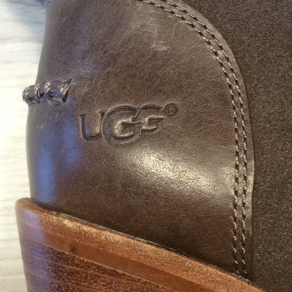 UGG Women Jaxon Brown Cuffed Shearling Bootie- 7.5 - Picture 5 of 16